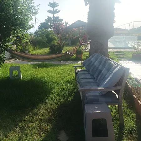 Kyllini Am Relaxen Mit Hund Apartamento