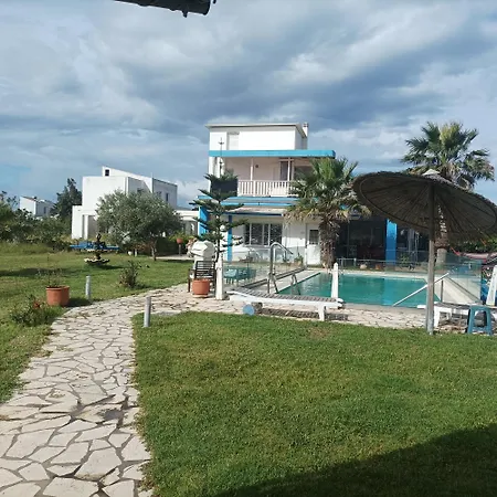 Kyllini Am Relaxen Mit Hund *