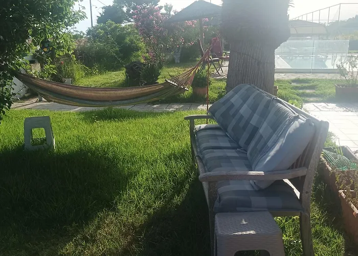 Kyllini Am Relaxen Mit Hund Lejlighed